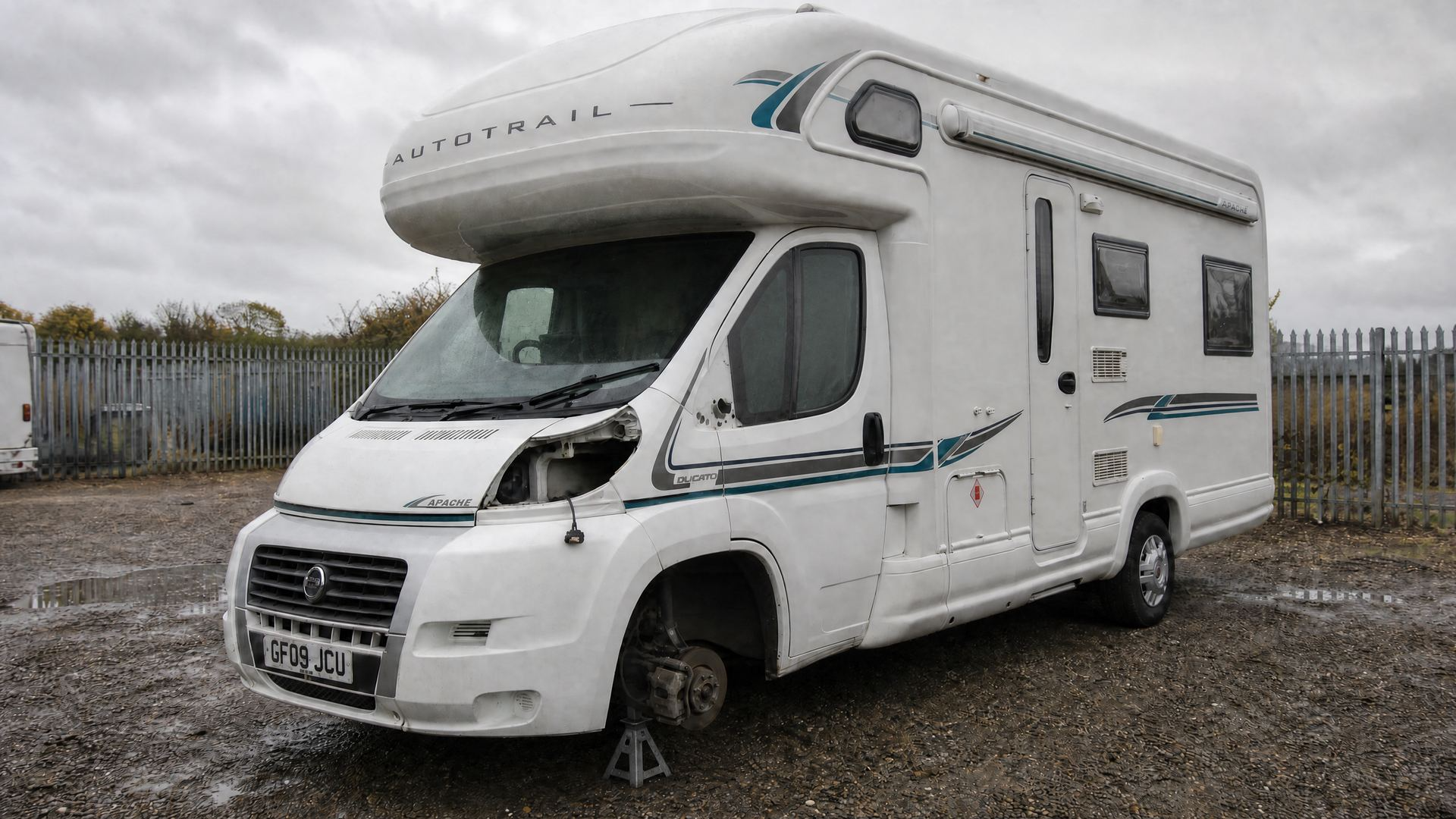 03_2009_auto_trail_apache_634l_stolen_parts