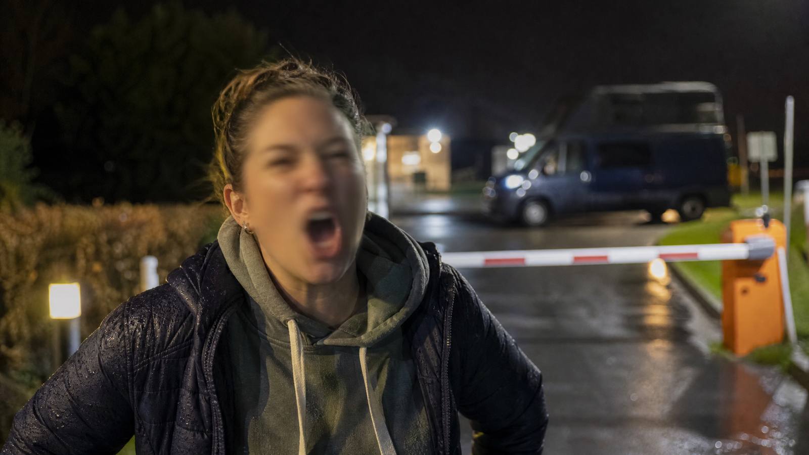 barrier_angry_shouting_illustration